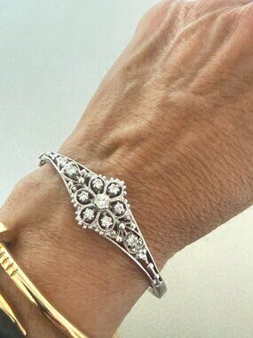 VINTAGE 14K WHITE GOLD DIAMOND FILIGREE HINGED BANGLE BRACELET ESTATE EDWARDIAN